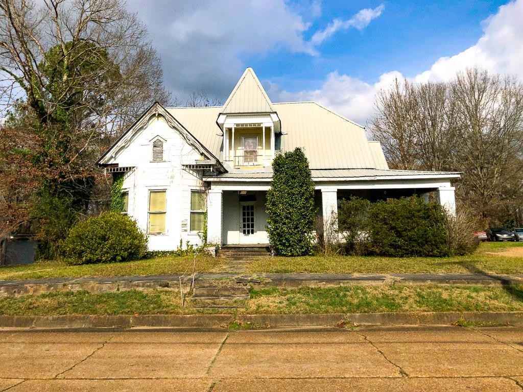 c. 1900 Queen Anne in Water Valley, MS Old House Dreams