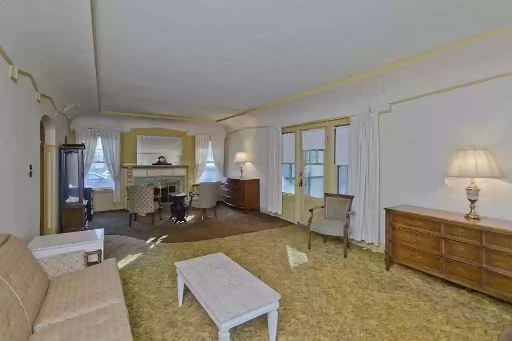 1927 Holyoke, MA Old House Dreams