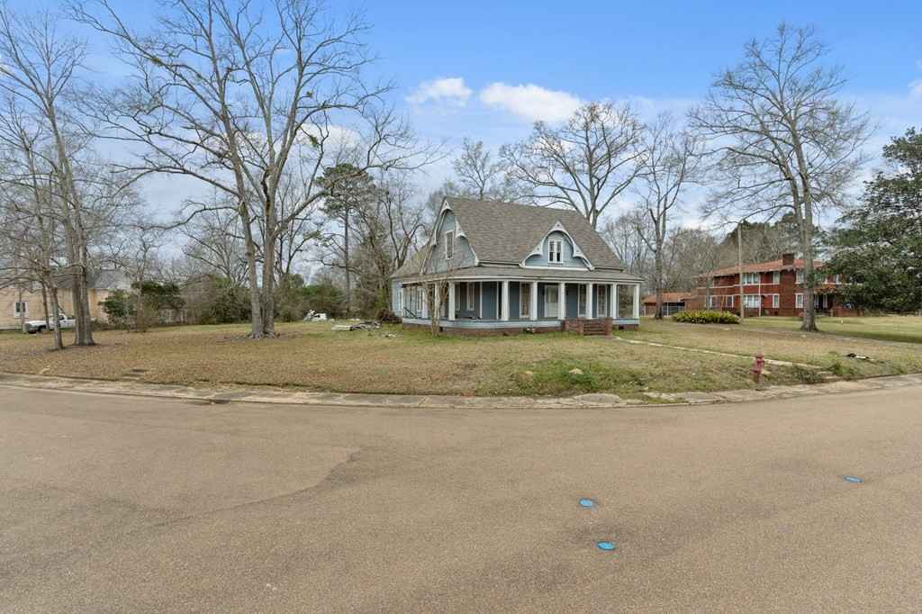 1897 in Gloster, MS Old House Dreams