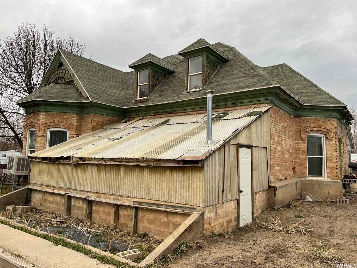 1884 in Nephi, UT Old House Dreams