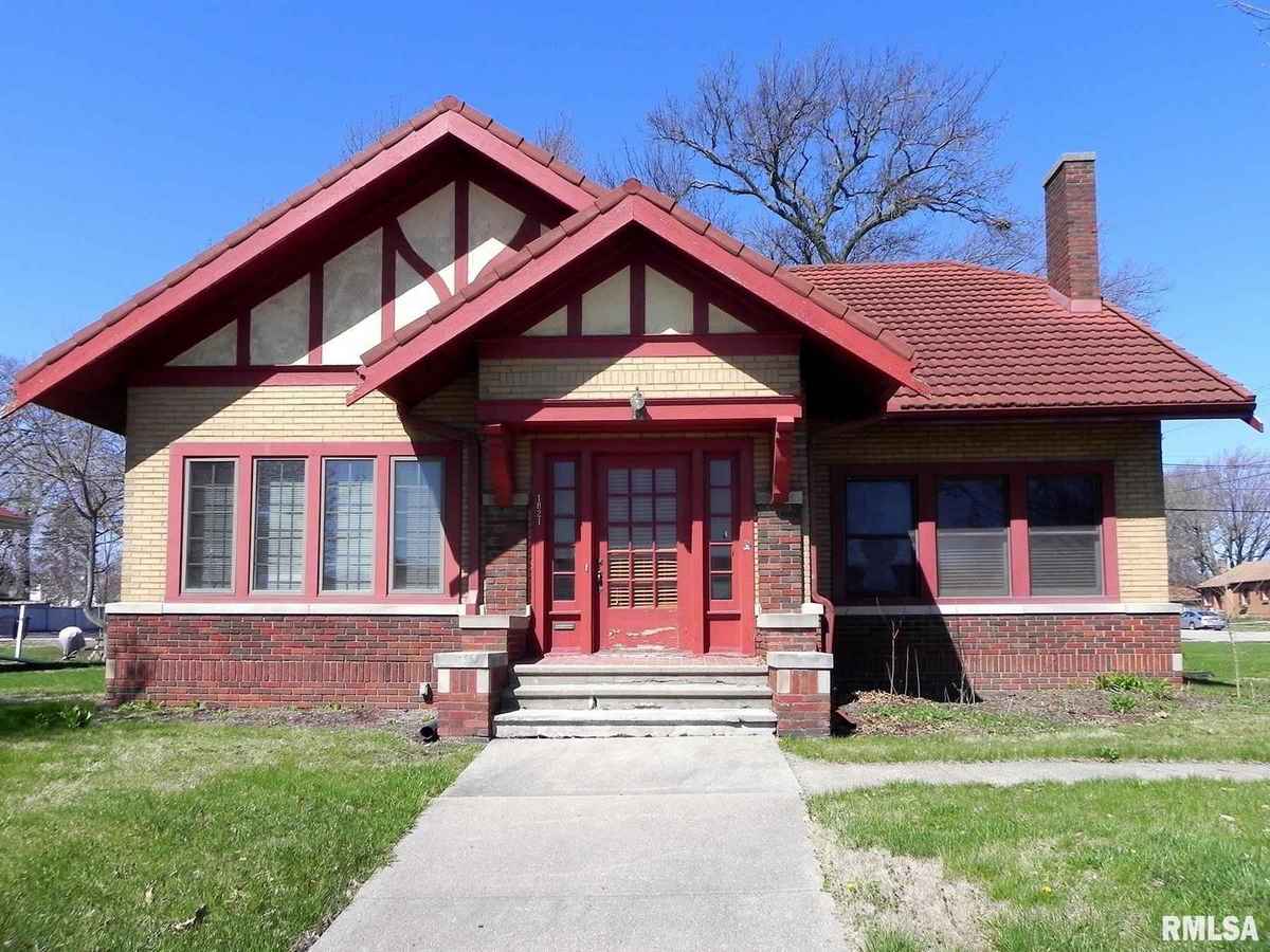 1935 Craftsman in Chillicothe, IL Old House Dreams