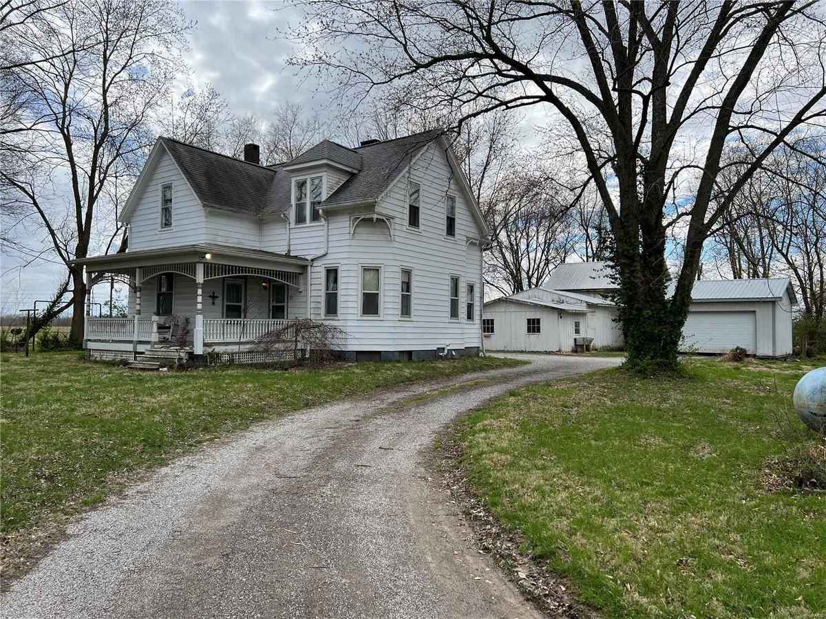 c. 1904 in Belleville, IL Old House Dreams