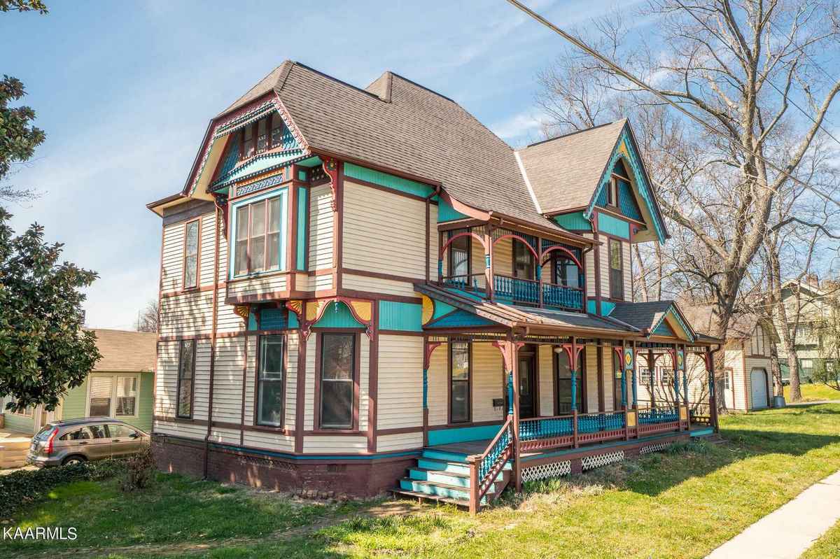 c. 1889 Queen Anne in Knoxville, TN F. Barber) Old House Dreams