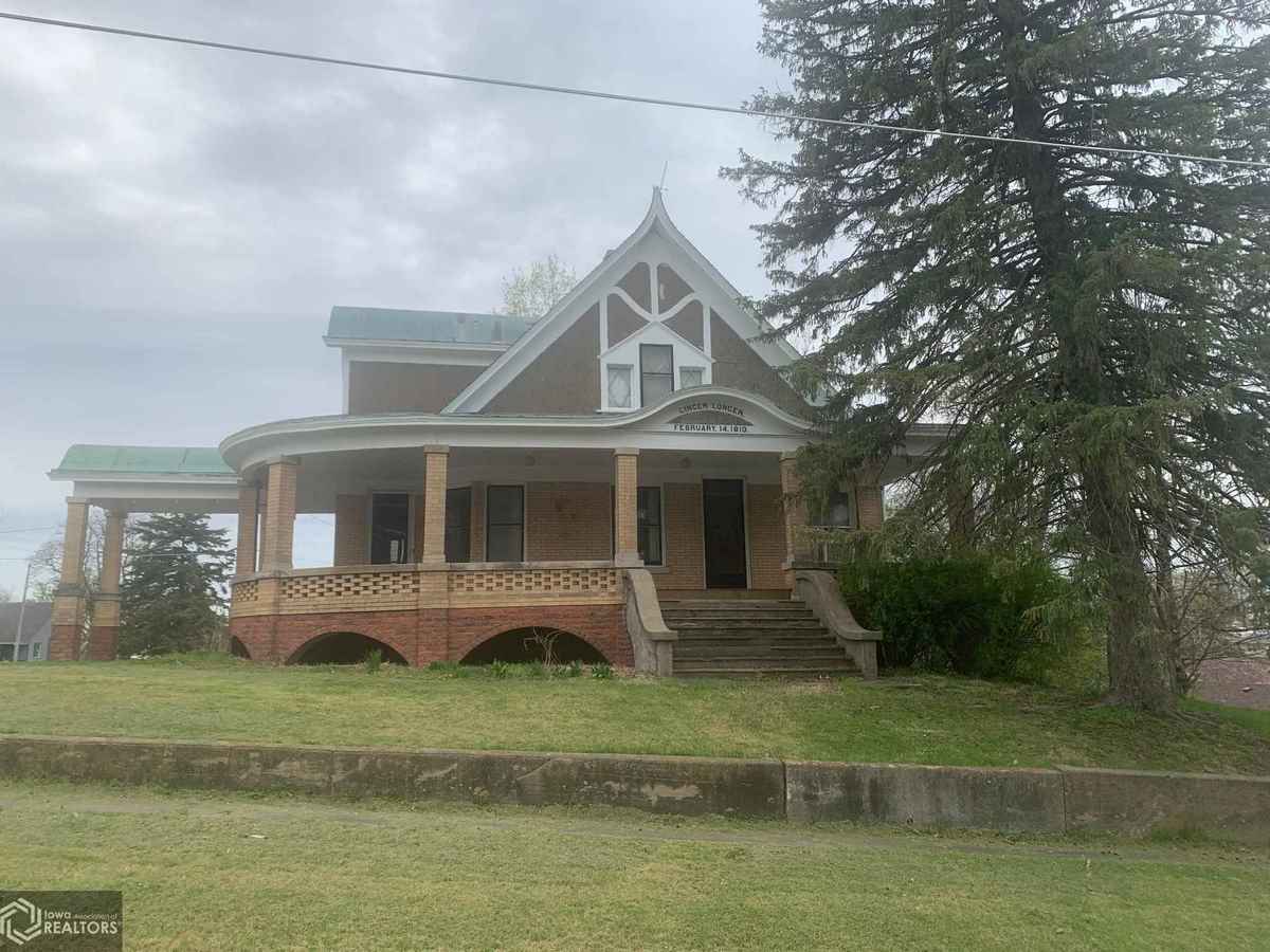 1910 in Leon, IA Old House Dreams