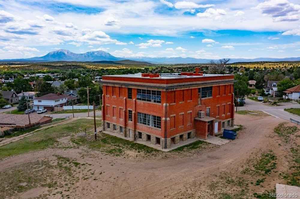 1935 School in Walsenburg, CO Old House Dreams