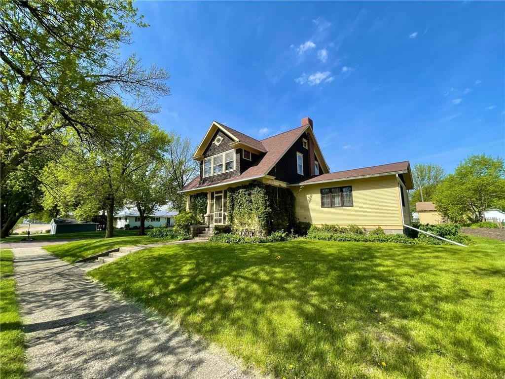 1913 in Springfield, MN - Old House Dreams