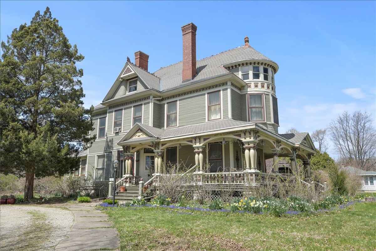 1895 Queen Anne in Tolono, IL Old House Dreams