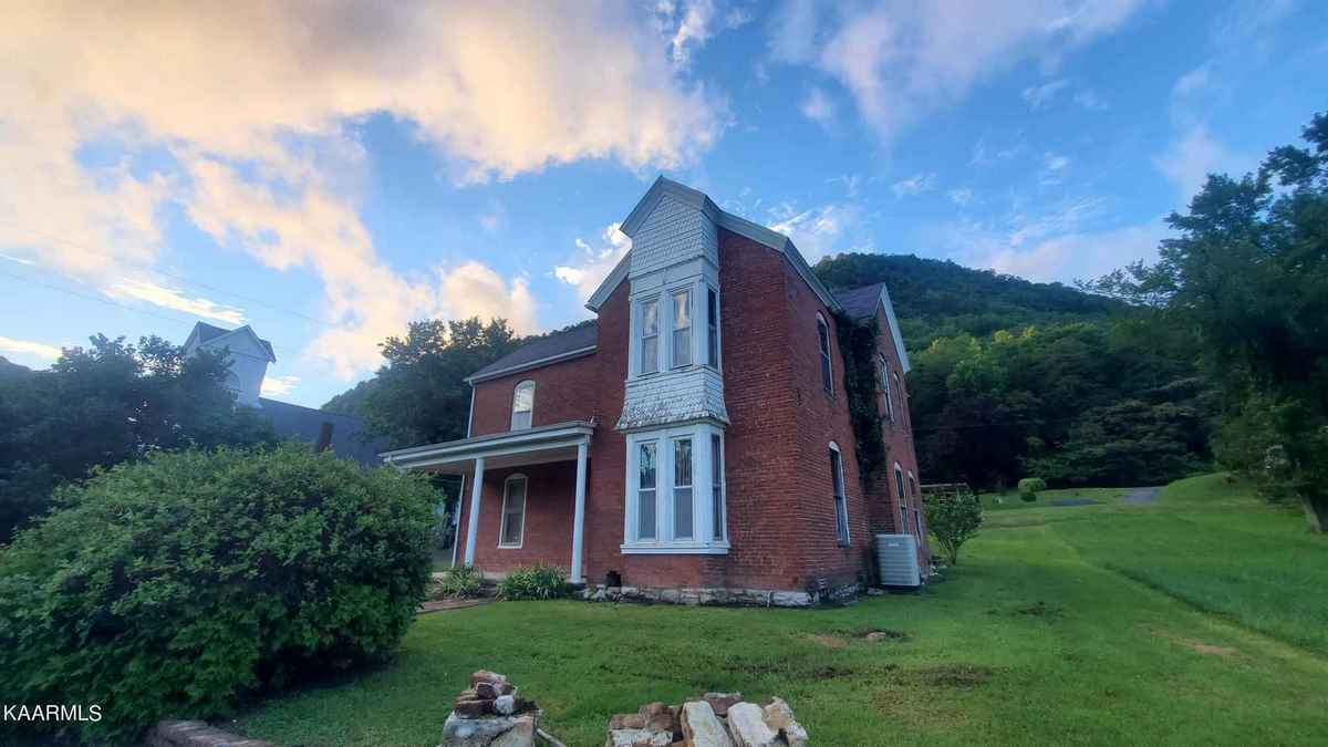 1892 in Cumberland Gap, TN Old House Dreams