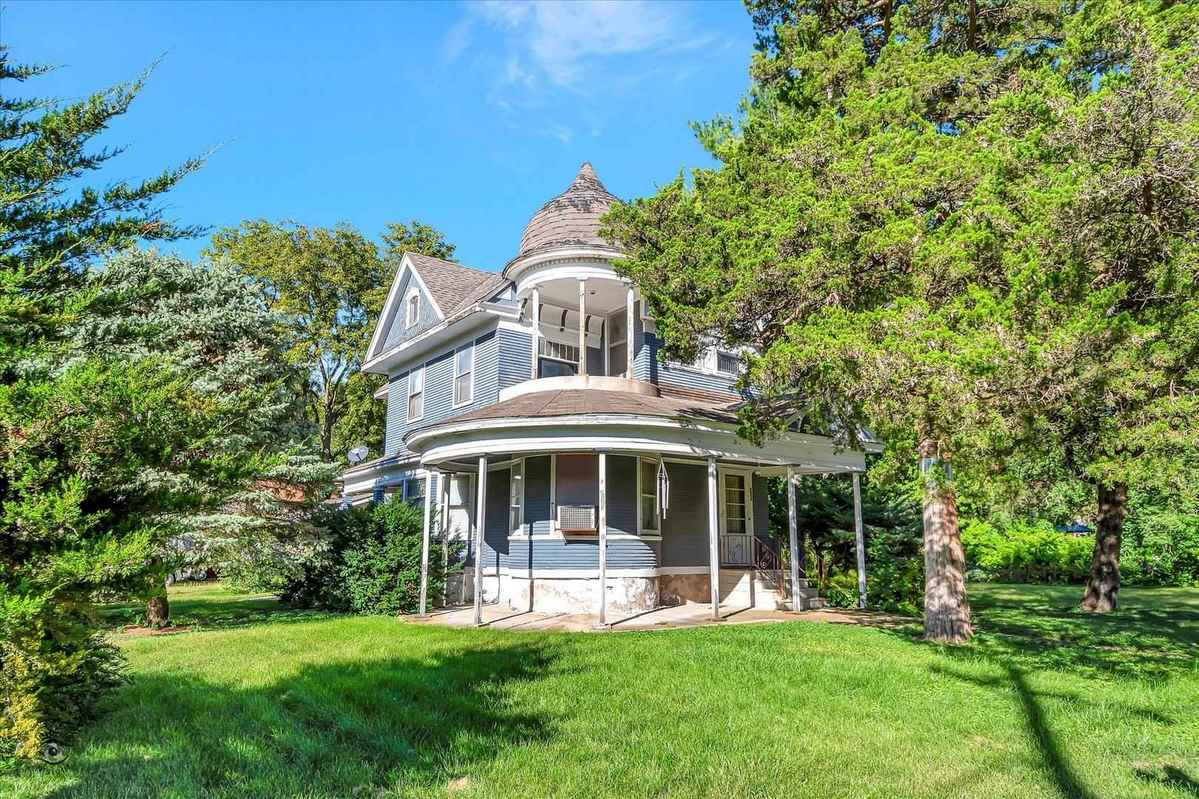 Queen Anne in Gardner, IL Old House Dreams