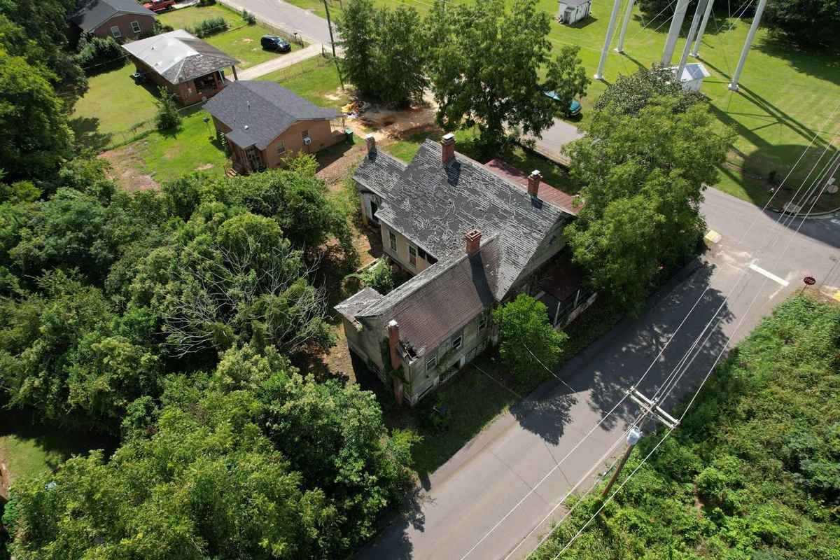 Saint Matthews, SC Old House Dreams