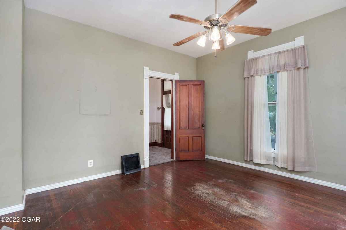 c. 1900 in Mount Vernon, MO Old House Dreams