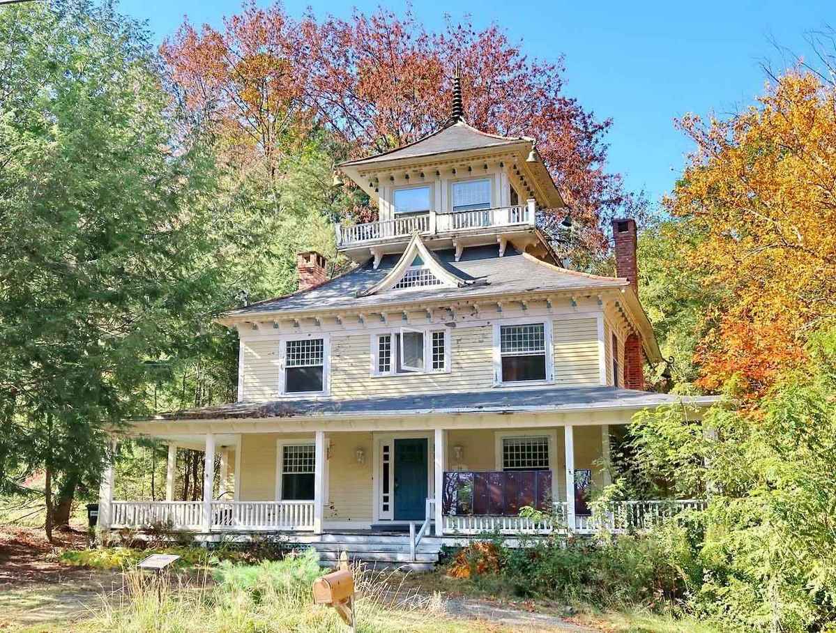 1892 in Bethlehem, NH Old House Dreams