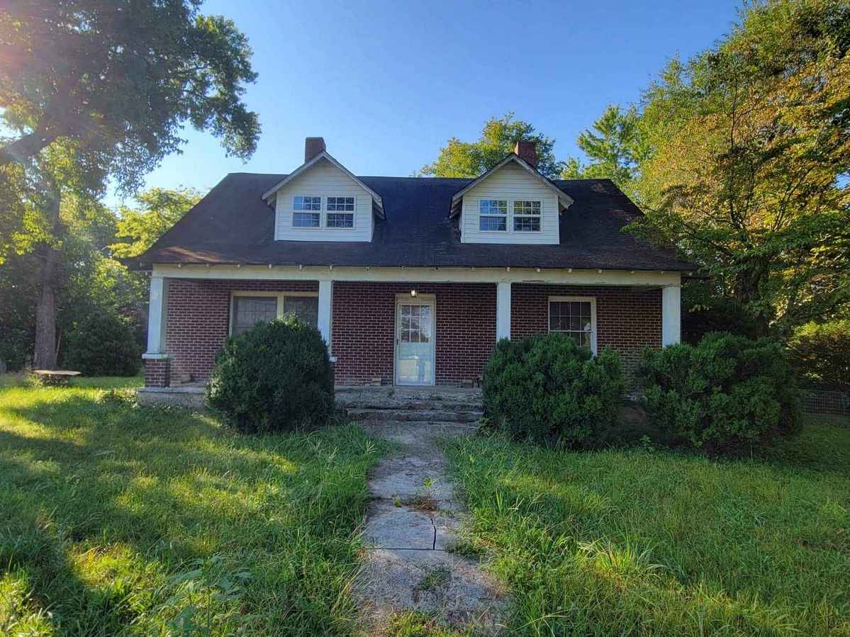 Castalian Springs, TN Old House Dreams