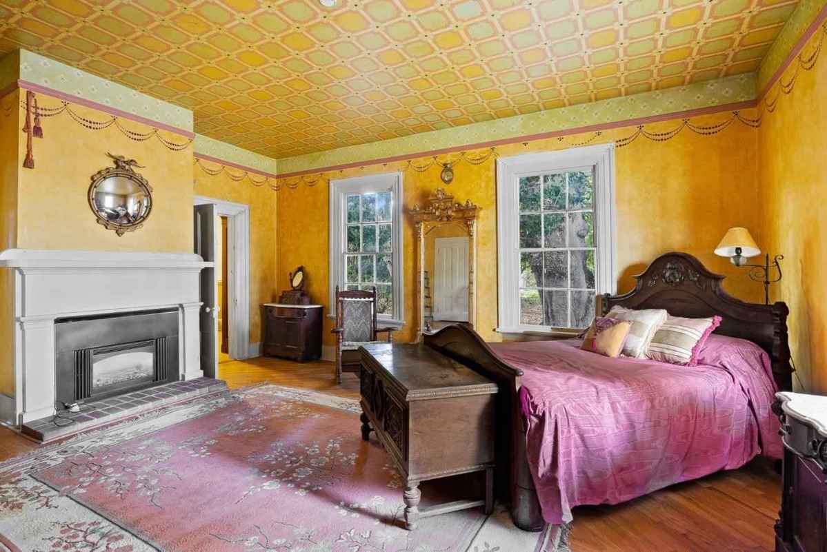 c. 1852 in Watsonville, CA - Old House Dreams