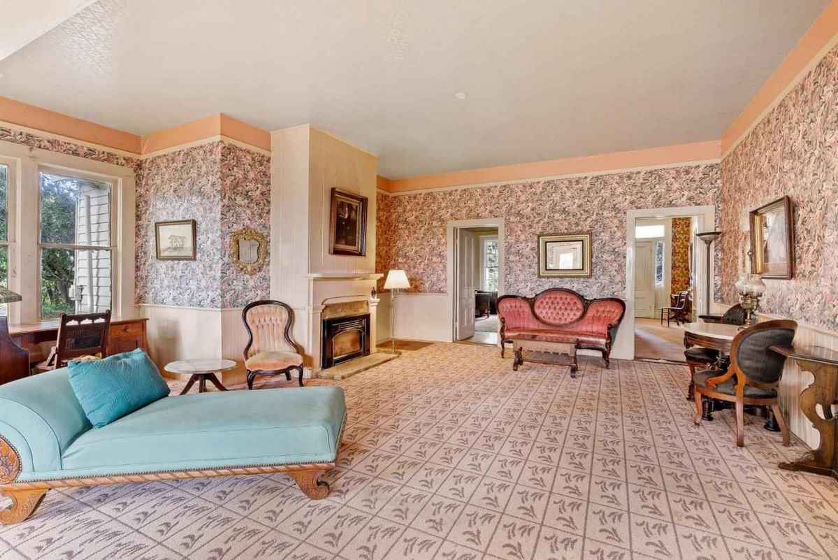 c. 1852 in Watsonville, CA - Old House Dreams