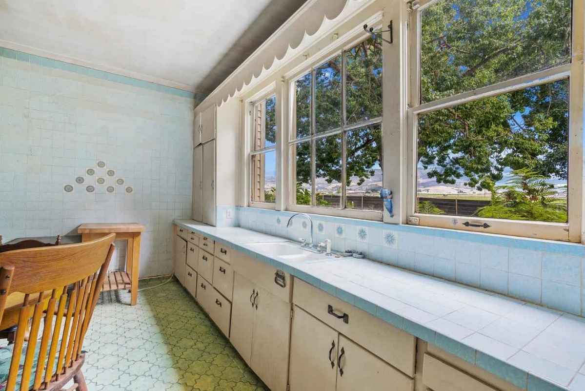 c. 1852 in Watsonville, CA - Old House Dreams