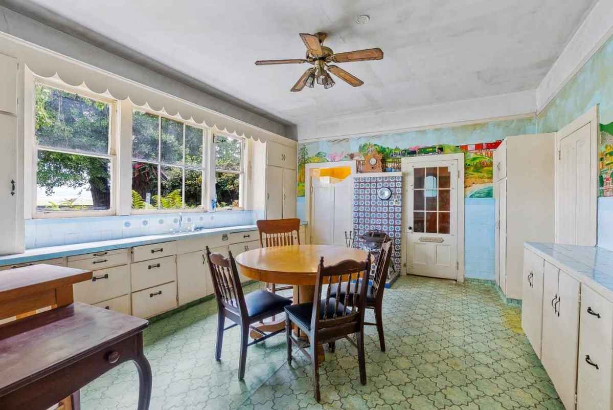 c. 1852 in Watsonville, CA - Old House Dreams