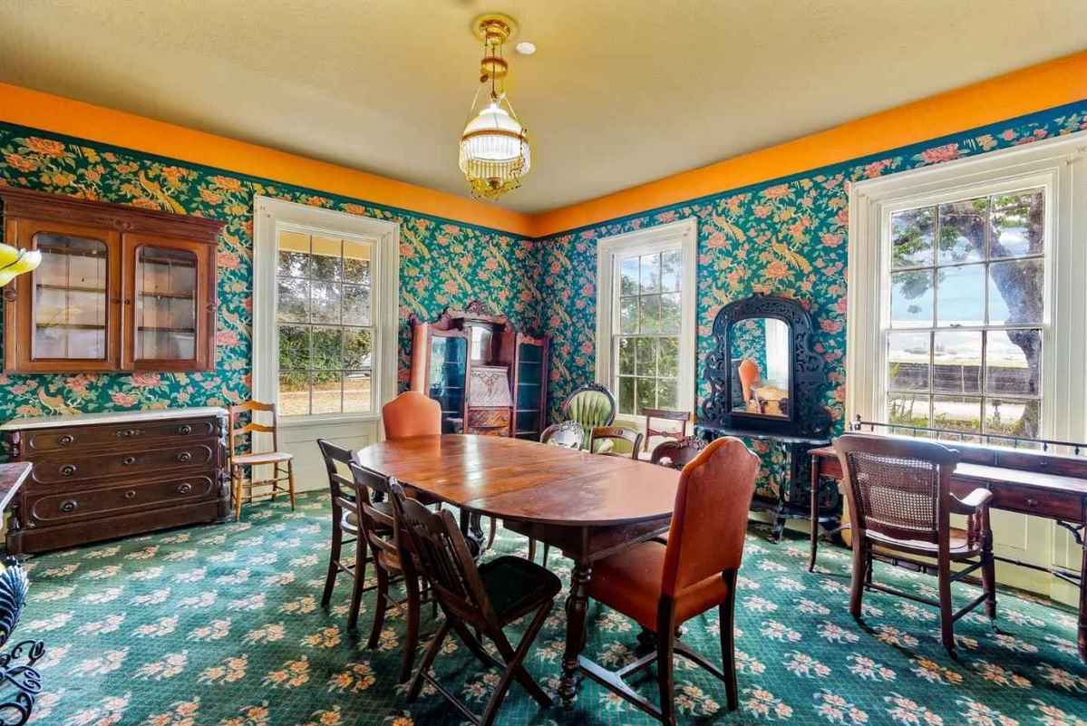 c. 1852 in Watsonville, CA - Old House Dreams