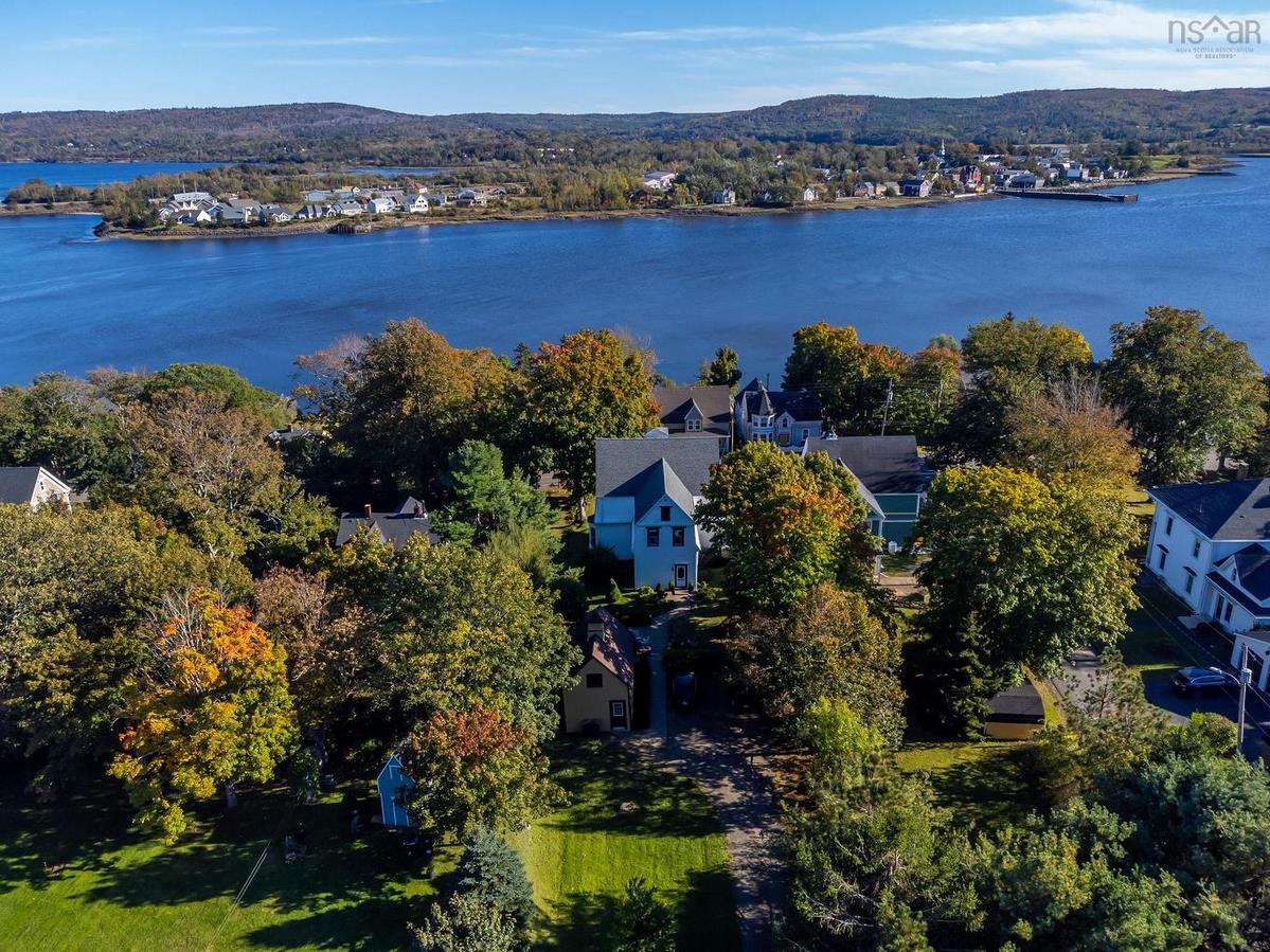 c. 1885 in Annapolis, Nova Scotia, Canada Old House Dreams