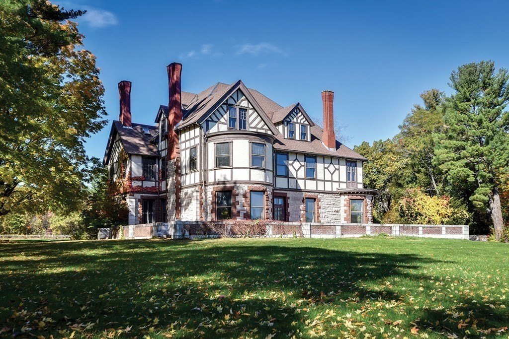 1883 in Lancaster, MA Old House Dreams