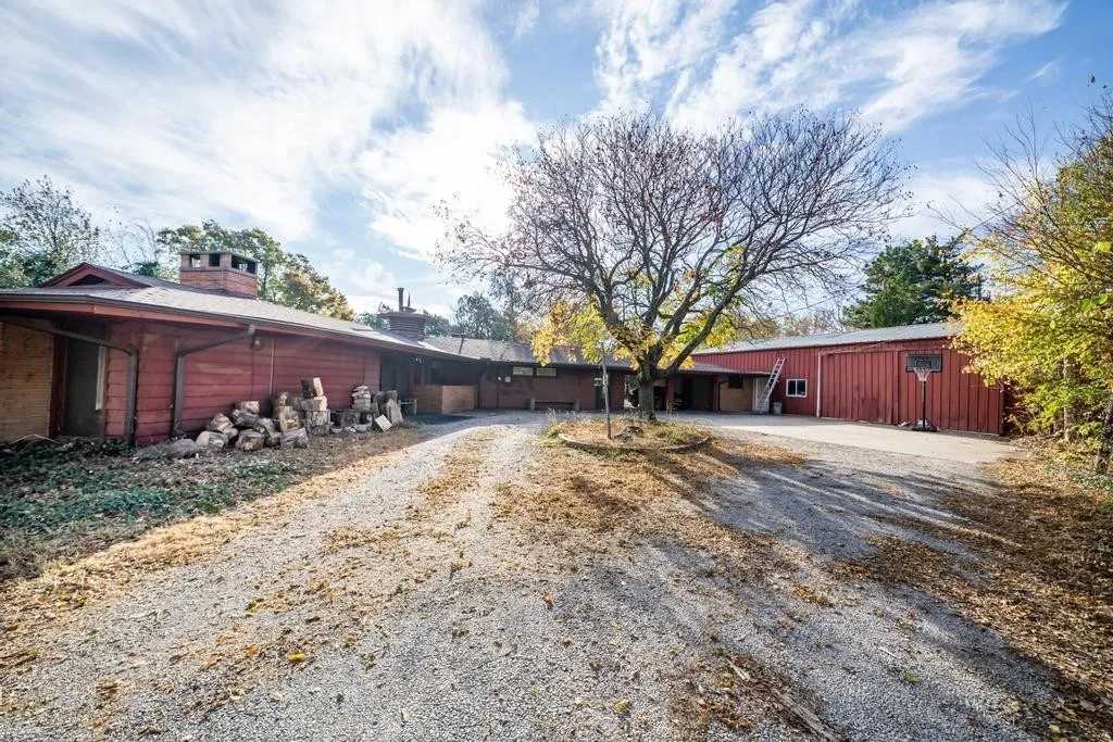 1958 Contemporary in Wichita, KS - Old House Dreams