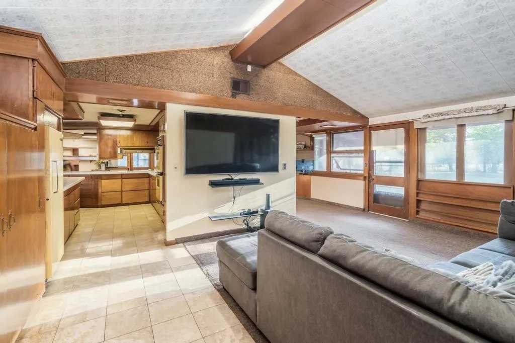 1958 Contemporary in Wichita, KS - Old House Dreams