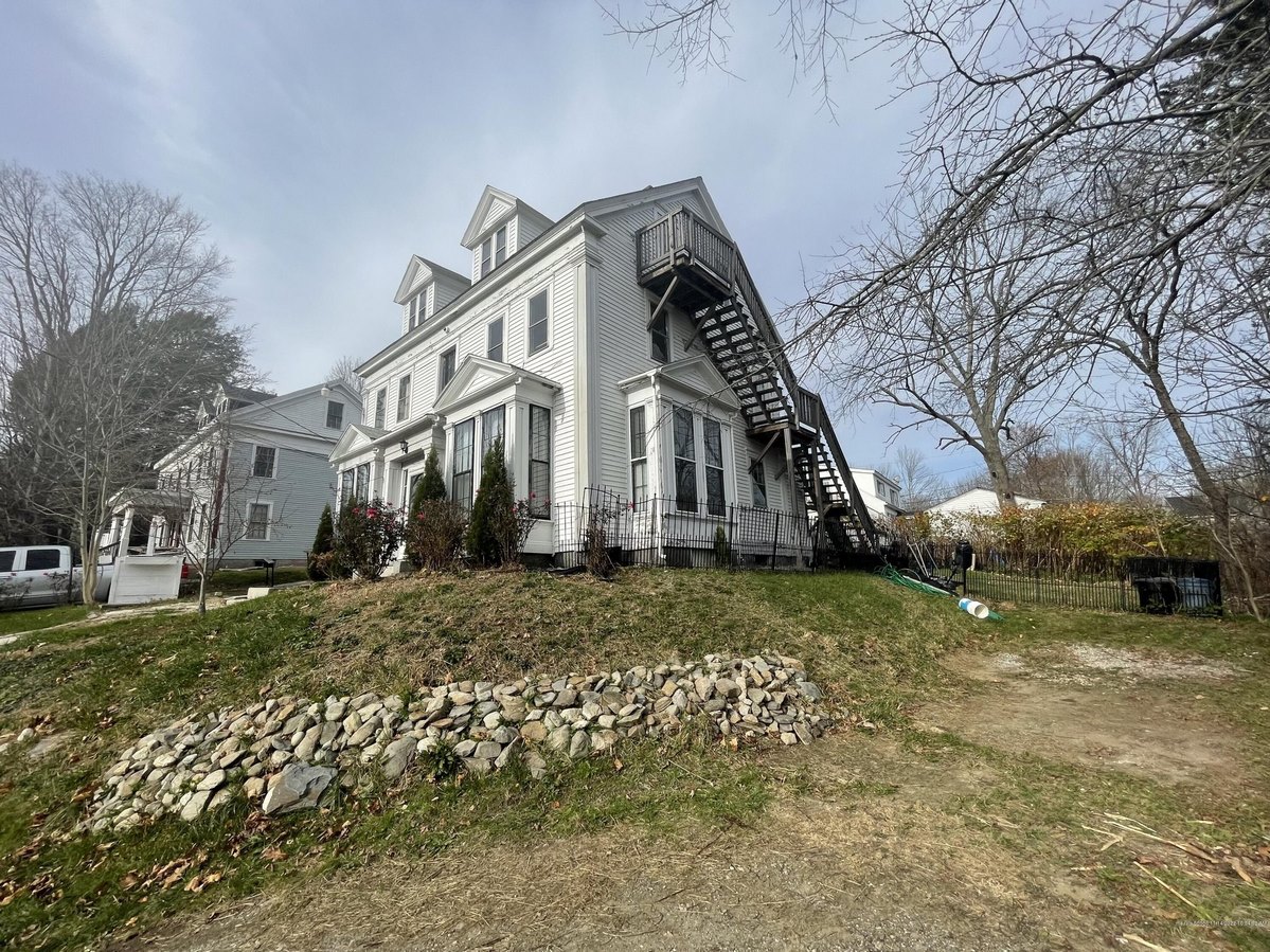 Bucksport, ME Old House Dreams