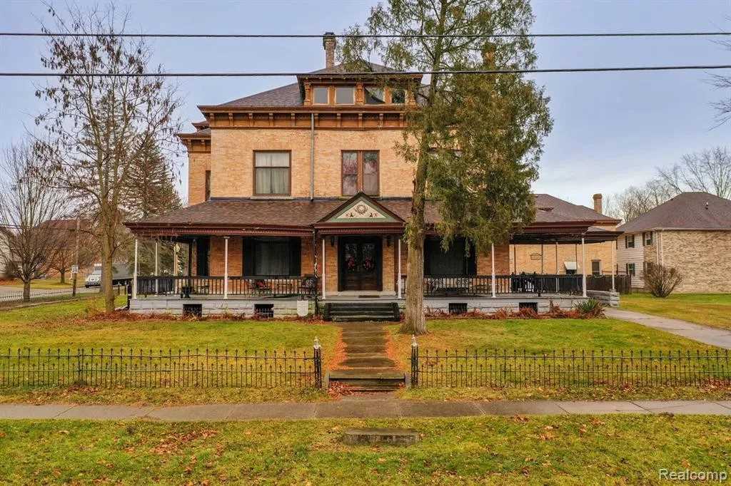 1892 in Columbiaville, MI Old House Dreams