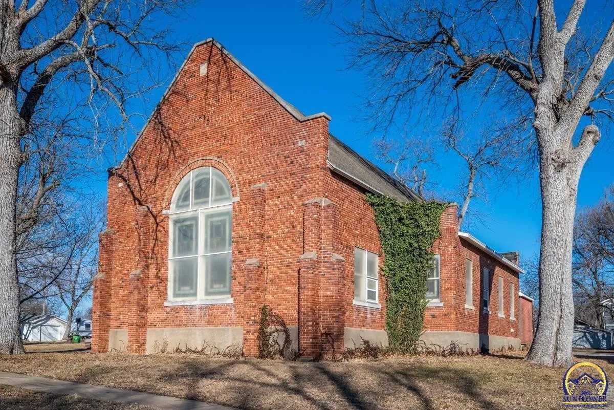 1922 Church in Lyndon, KS - Old House Dreams
