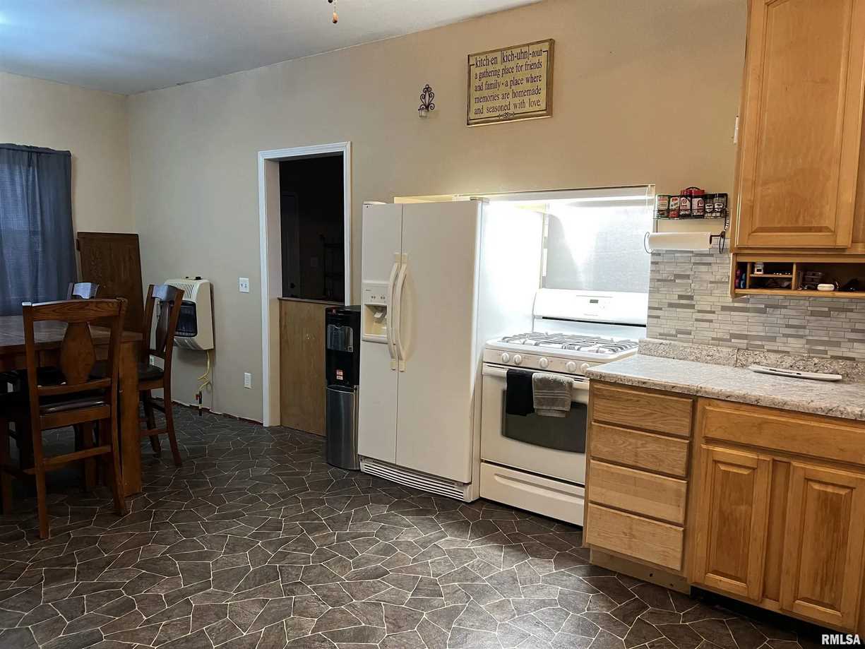 1891 Queen Anne in Table Grove, IL Old House Dreams