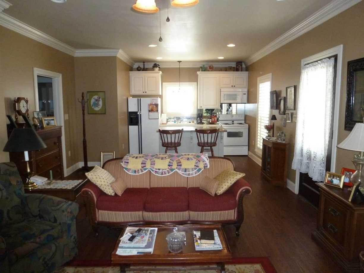 c. 1895 Queen Anne in Columbia, MS Old House Dreams