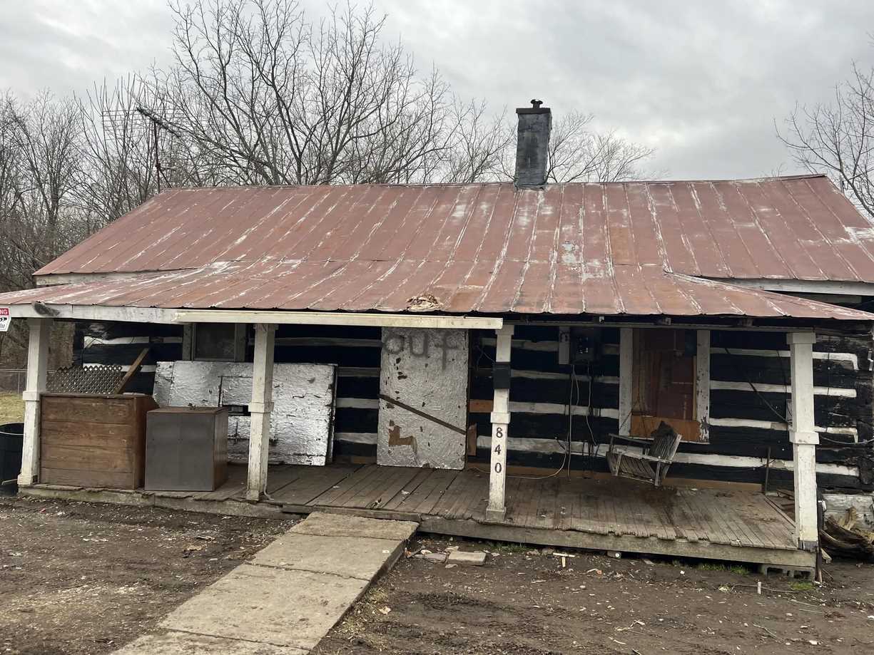 c. 1873 Log Cabin in Kingsport, TN Old House Dreams