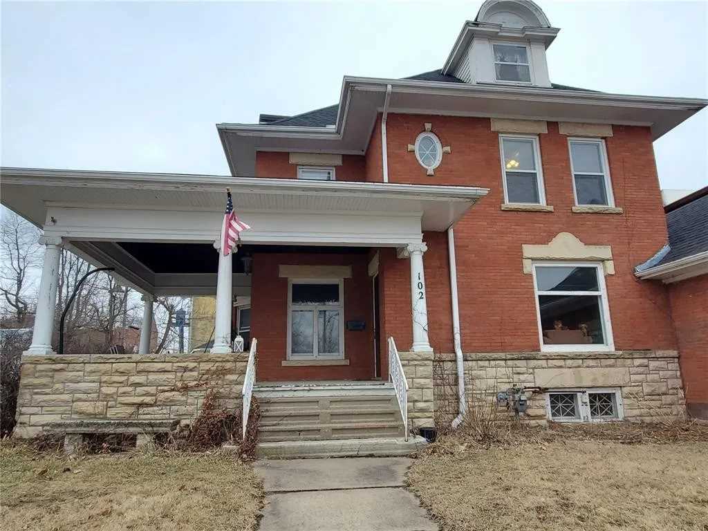1903 in Anamosa, IA Old House Dreams