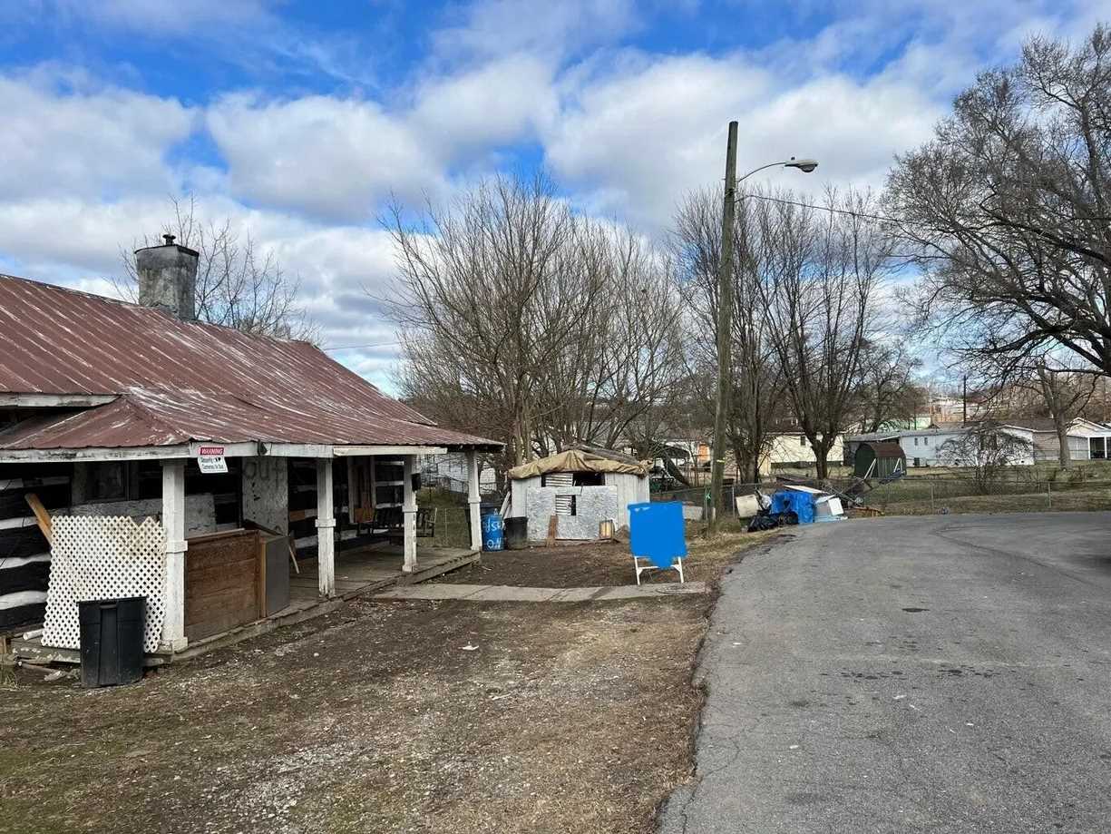 c. 1873 Log Cabin in Kingsport, TN Old House Dreams