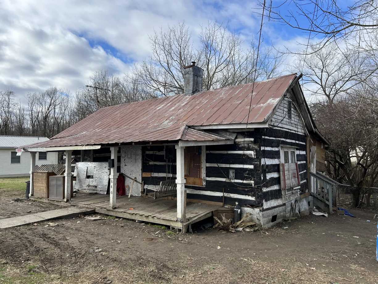 c. 1873 Log Cabin in Kingsport, TN Old House Dreams