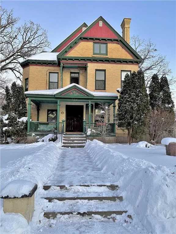 c. 1890 Queen Anne in Saint Cloud, MN - Old House Dreams
