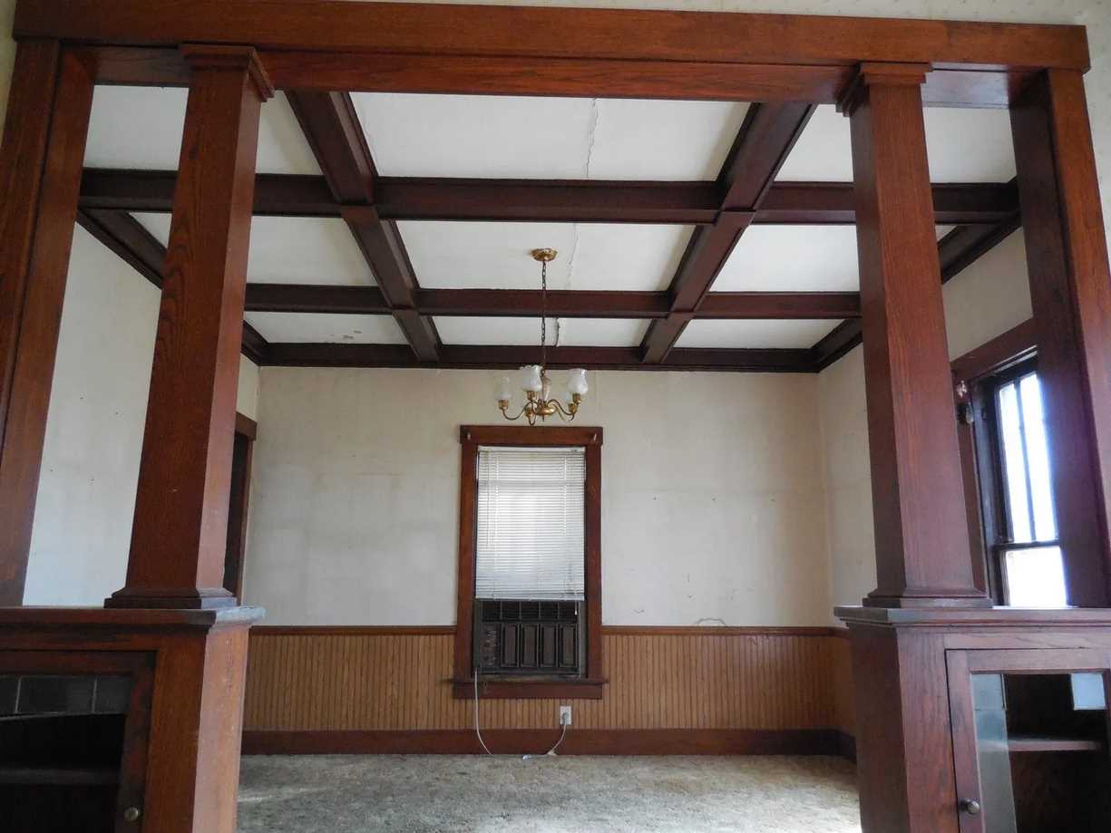 c. 1920 Craftsman in Manlius, IL Old House Dreams