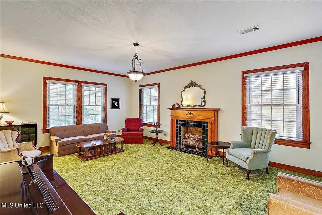 c. 1940 Tudor Revival in Mendenhall, MS Old House Dreams