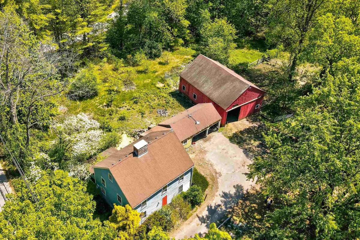 c. 1730 in Newton, NH Old House Dreams