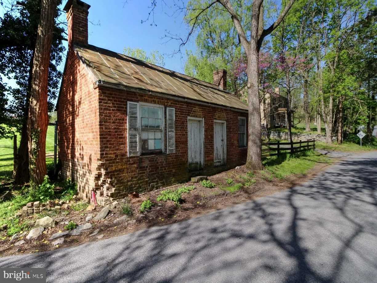 c. 1870 in Quicksburg, VA Old House Dreams