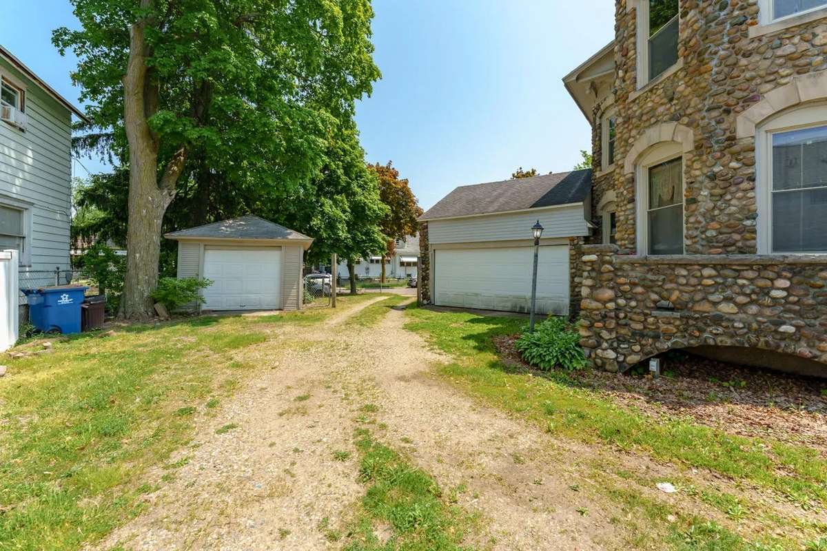 1906 in Battle Creek, MI - Old House Dreams