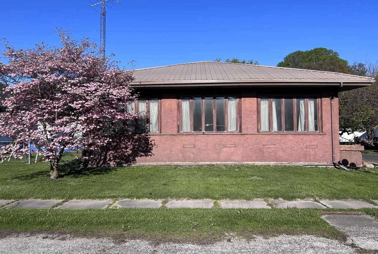 1914 Prairie in Hume, IL Old House Dreams