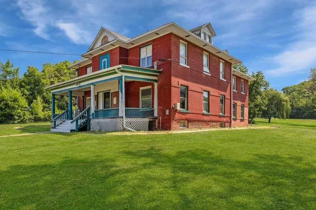 1906 in Guthrie Center, IA Old House Dreams