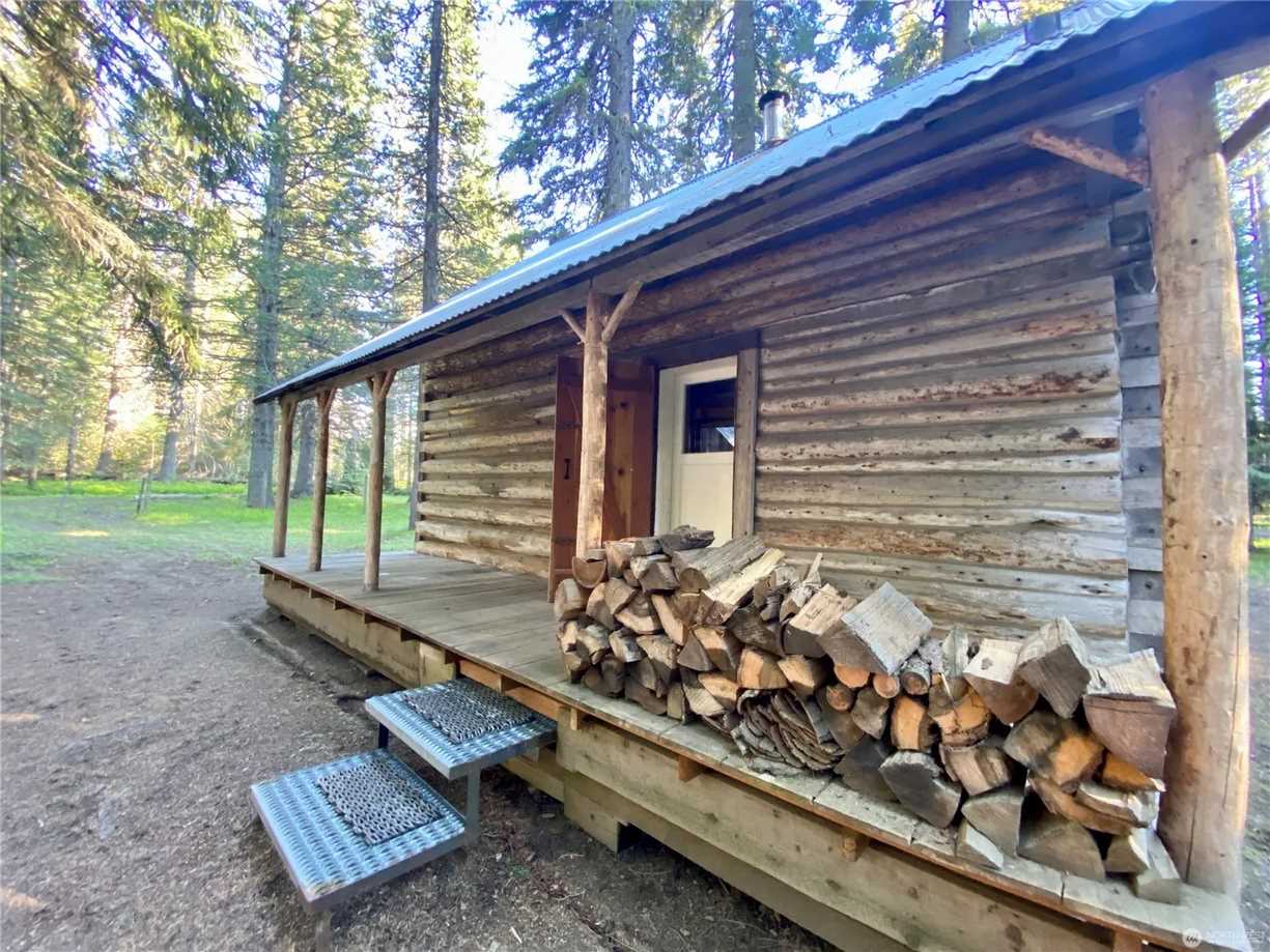 Log Cabin in Dayton, WA Old House Dreams