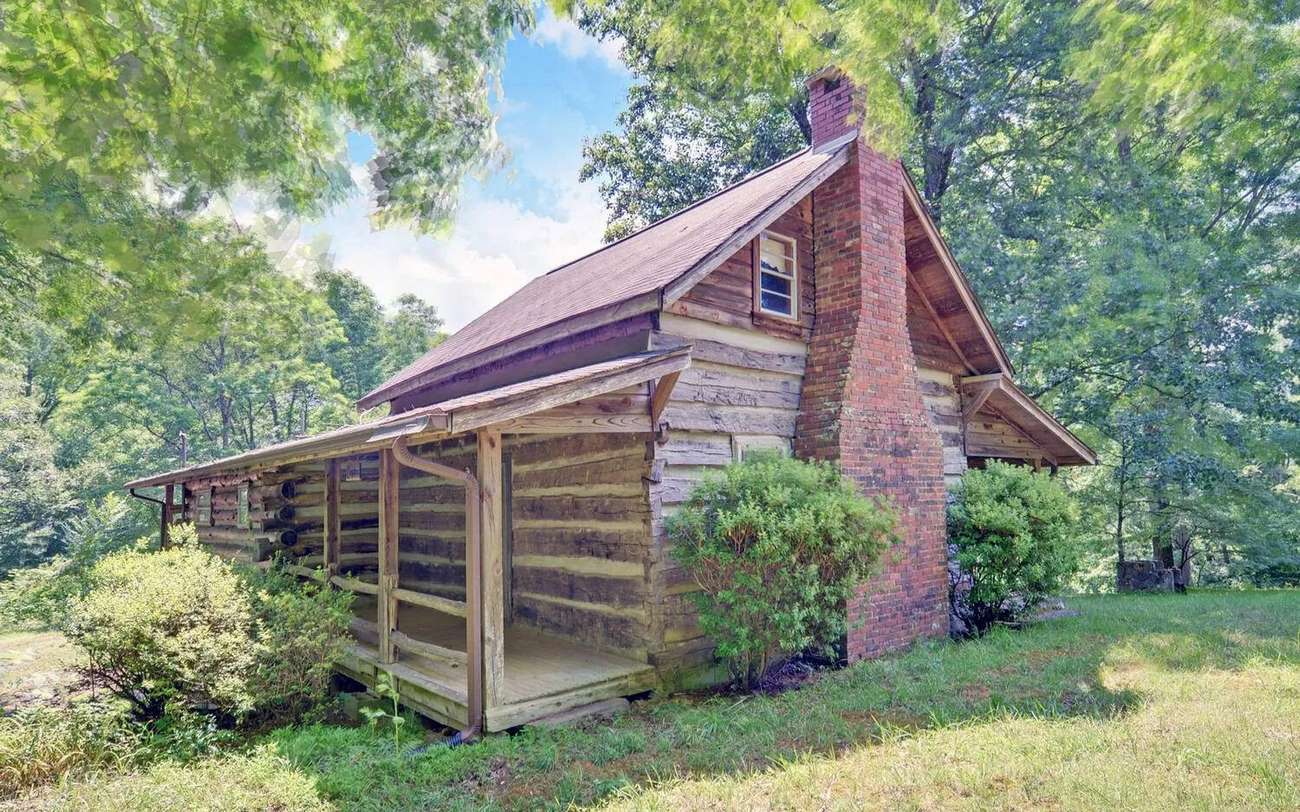 c. 1850 Log Cabin in Hiawassee, GA Old House Dreams