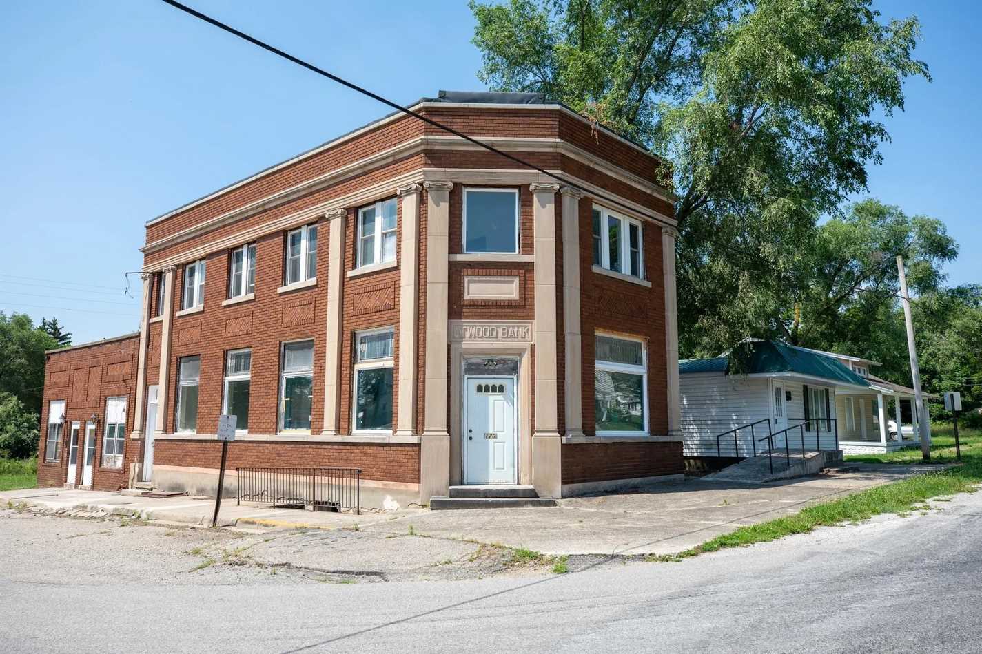 Old bank buildings for sale. Old House Dreams