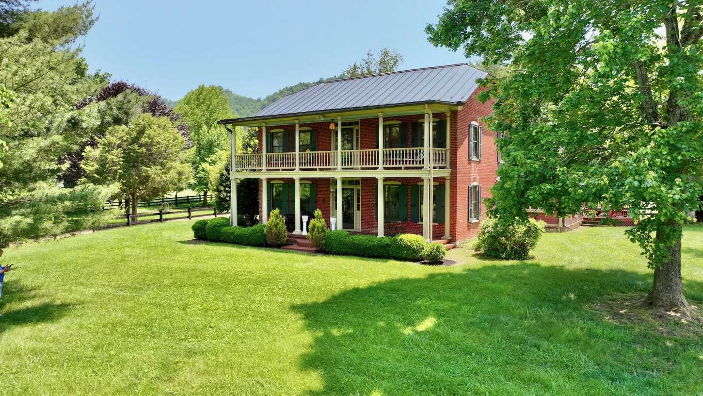 c. 1860 in Pence Springs, WV Old House Dreams