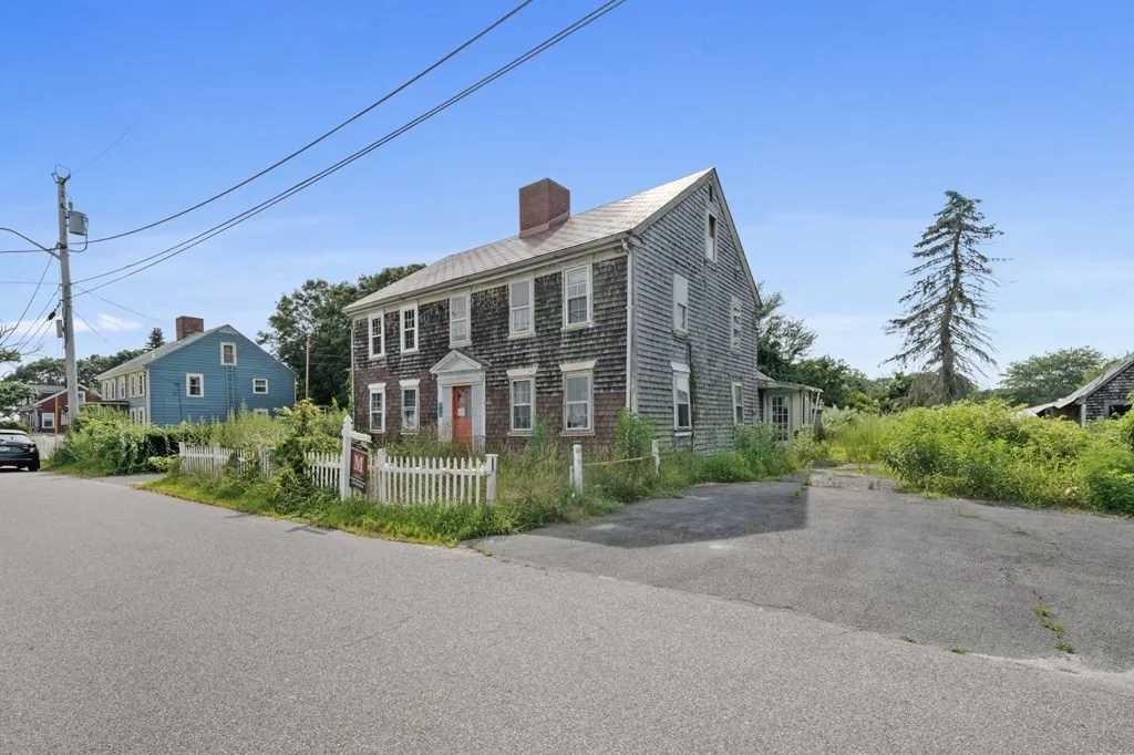 Dighton, MA Old House Dreams