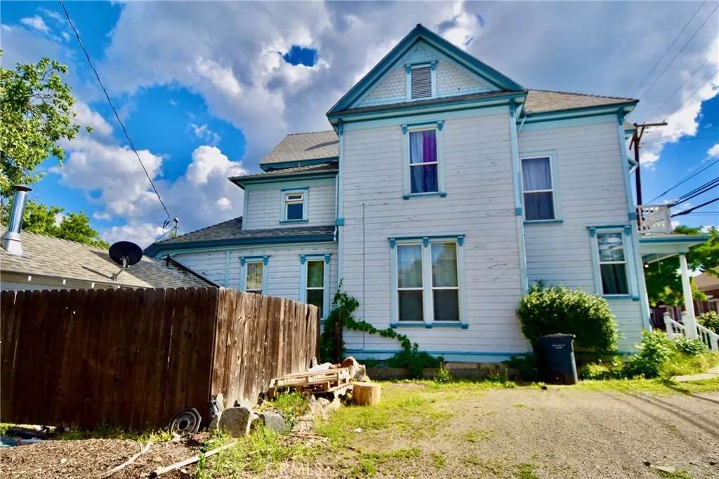 Yreka, CA Old House Dreams