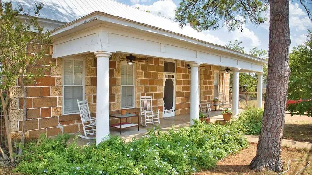 1896 in Mason, TX Old House Dreams